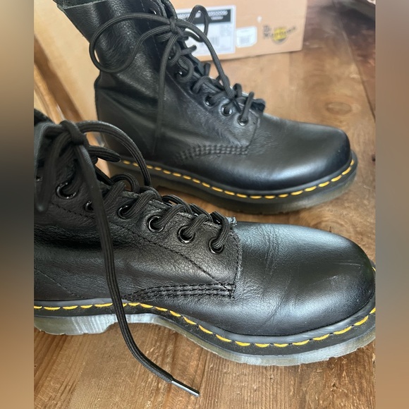 Dr. Martens  1460 Pascal boots - Picture 7 of 8